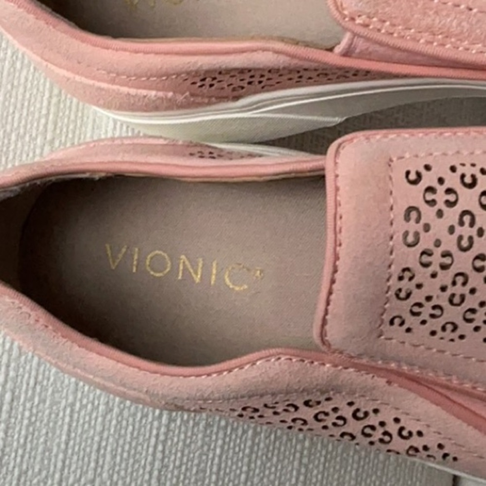 VIONIC KIMMIE PERF SLIP ON SNEAKERS WOMEN'S SZ 9 SHOES - Picture 6 of 8